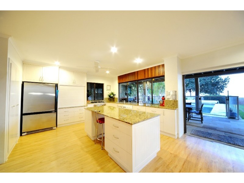 30 Coral Esplanade, Cannonvale QLD 4802