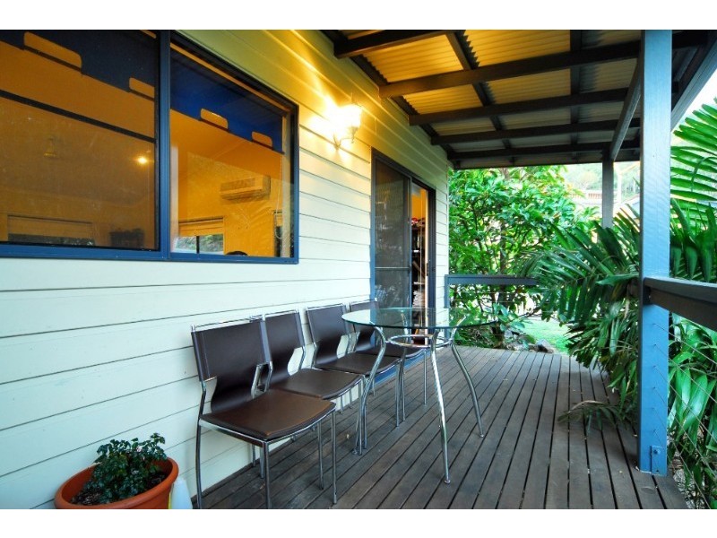 1/6 Border Drive, Cannonvale QLD 4802