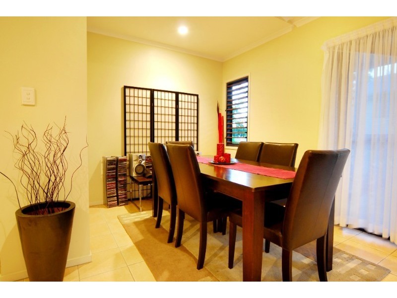 1/6 Border Drive, Cannonvale QLD 4802