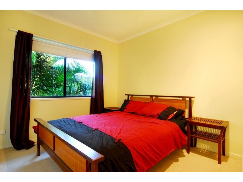 1/6 Border Drive, Cannonvale QLD 4802