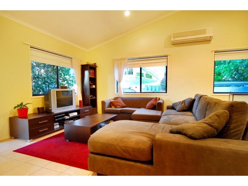 1/6 Border Drive, Cannonvale QLD 4802