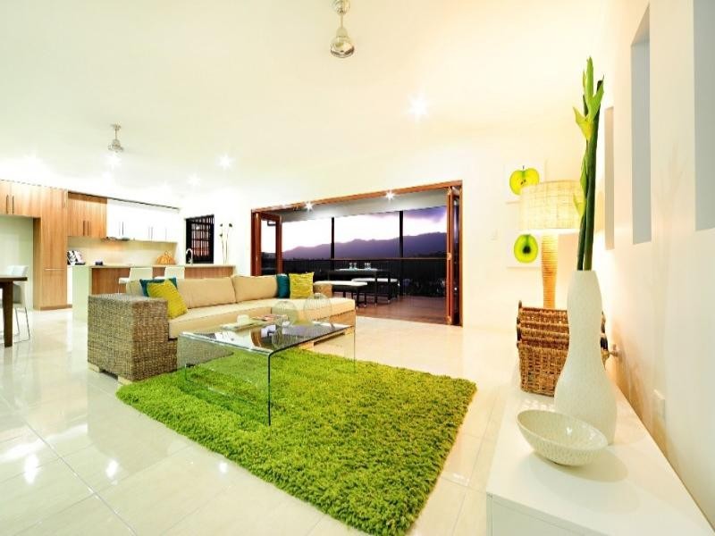 18 Whitehaven Crescent, Cannonvale QLD 4802