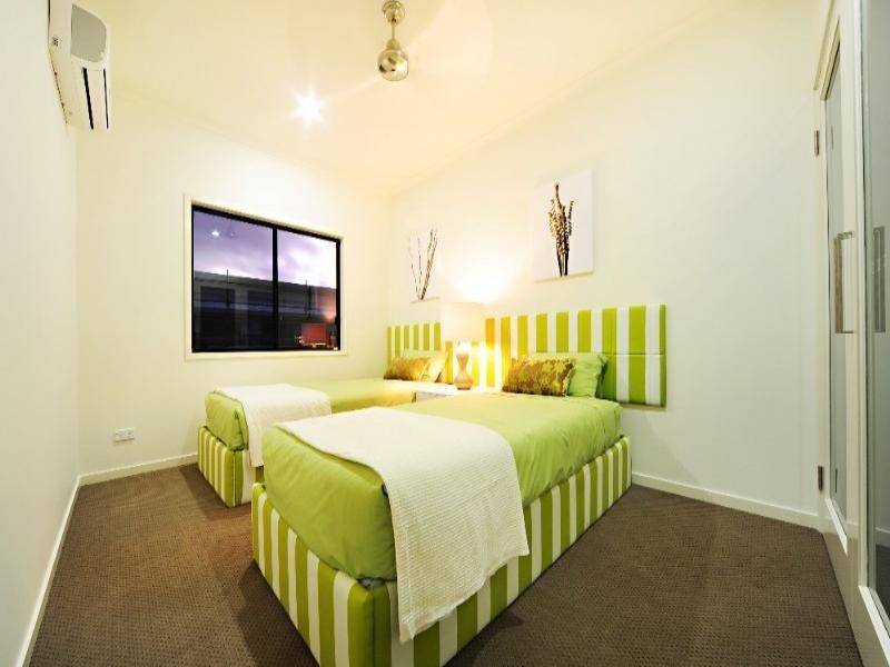 18 Whitehaven Crescent, Cannonvale QLD 4802
