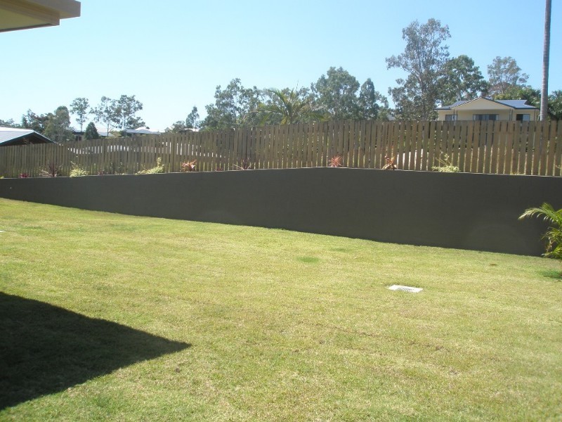 33 Valley Drive, Cannonvale QLD 4802