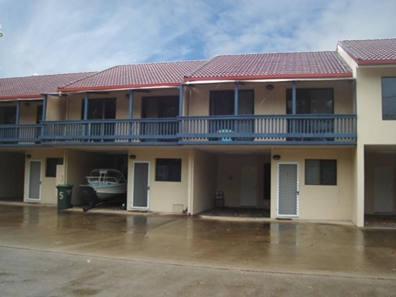 5/5 Pleasant Drive, Cannonvale QLD 4802