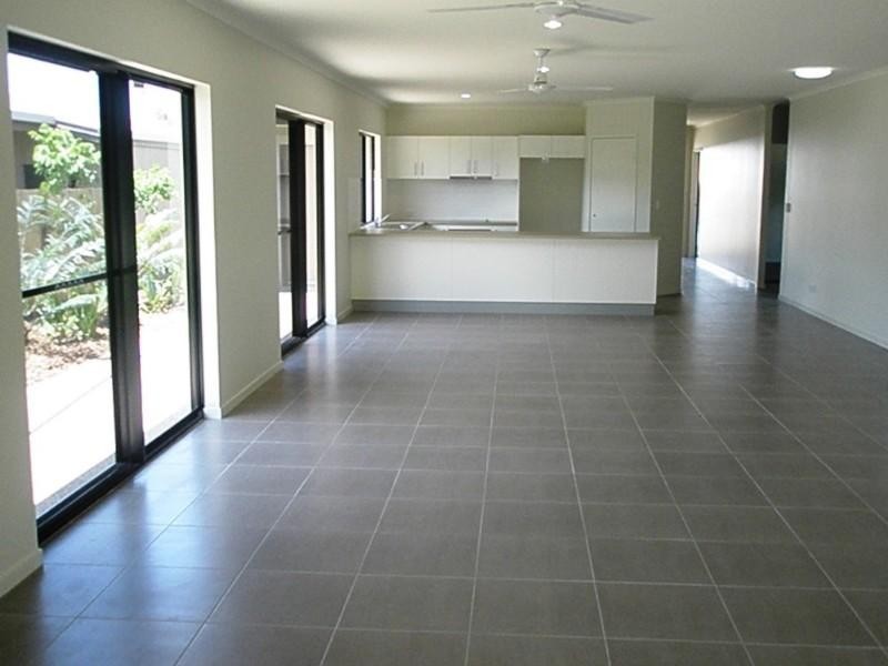 88 Abell Road, Cannonvale QLD 4802