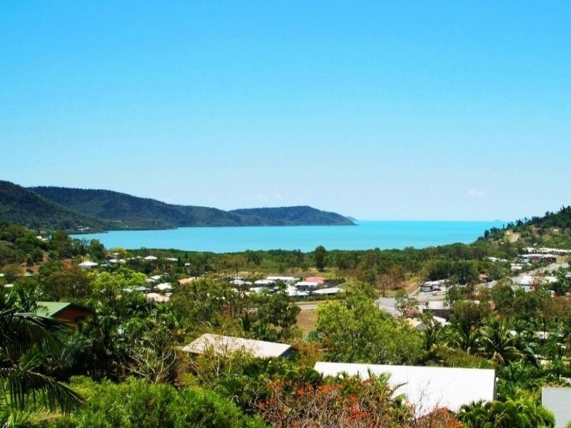 19 Country Road, Cannonvale QLD 4802