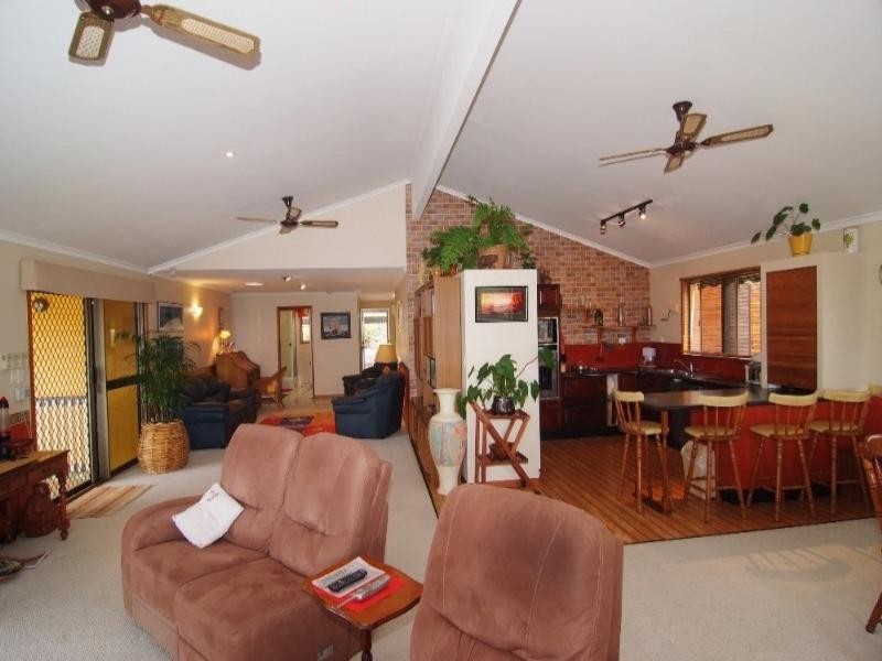 19 Country Road, Cannonvale QLD 4802