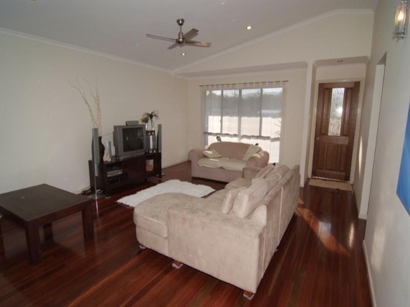 122 Shute Harbour Road, Cannonvale QLD 4802