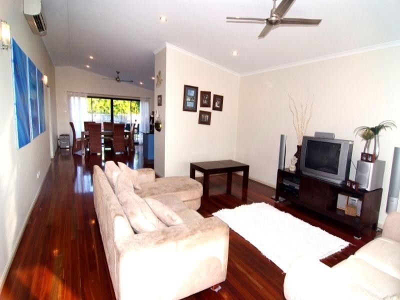 122 Shute Harbour Road, Cannonvale QLD 4802