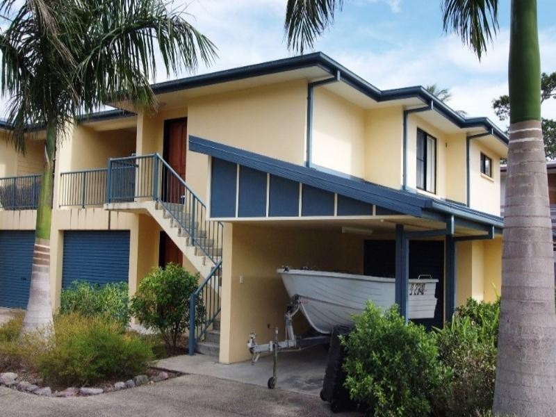 15/16 Beach Road, Cannonvale QLD 4802