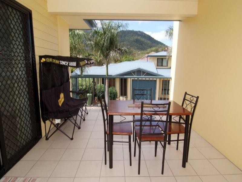 15/16 Beach Road, Cannonvale QLD 4802