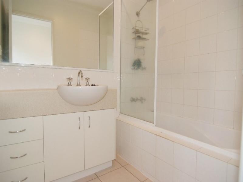 15/16 Beach Road, Cannonvale QLD 4802