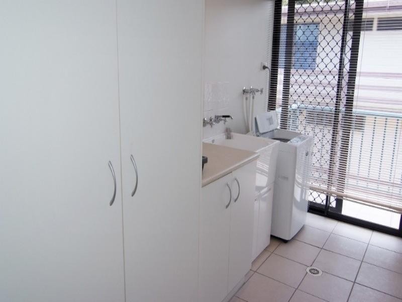 15/16 Beach Road, Cannonvale QLD 4802