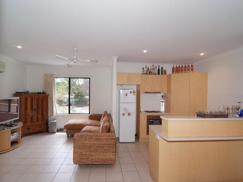 15/16 Beach Road, Cannonvale QLD 4802