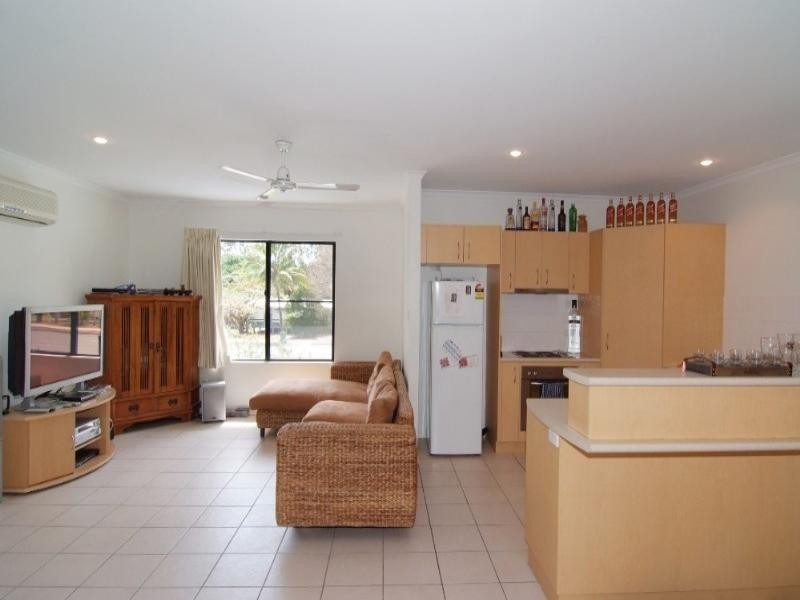 15/16 Beach Road, Cannonvale QLD 4802