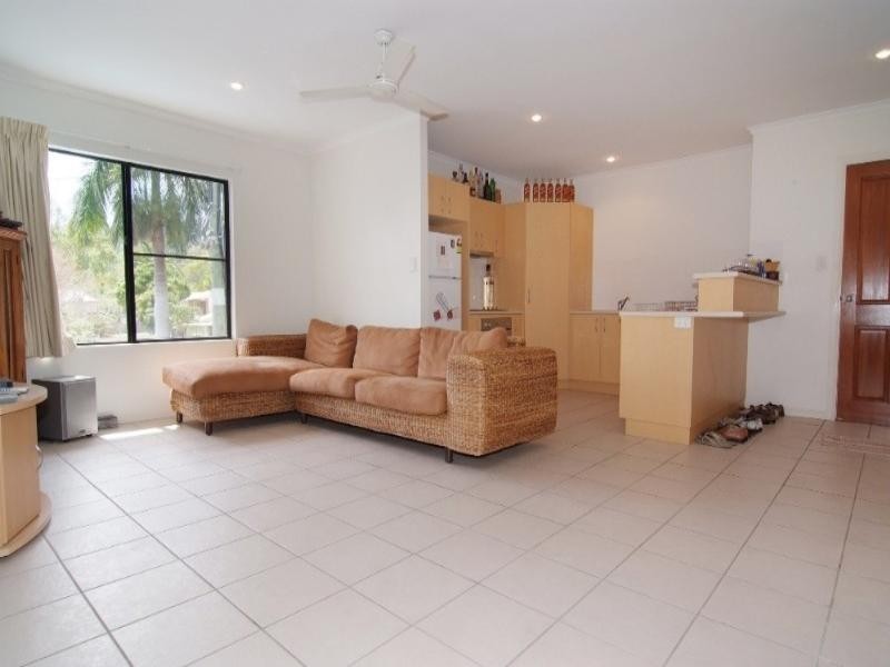 15/16 Beach Road, Cannonvale QLD 4802