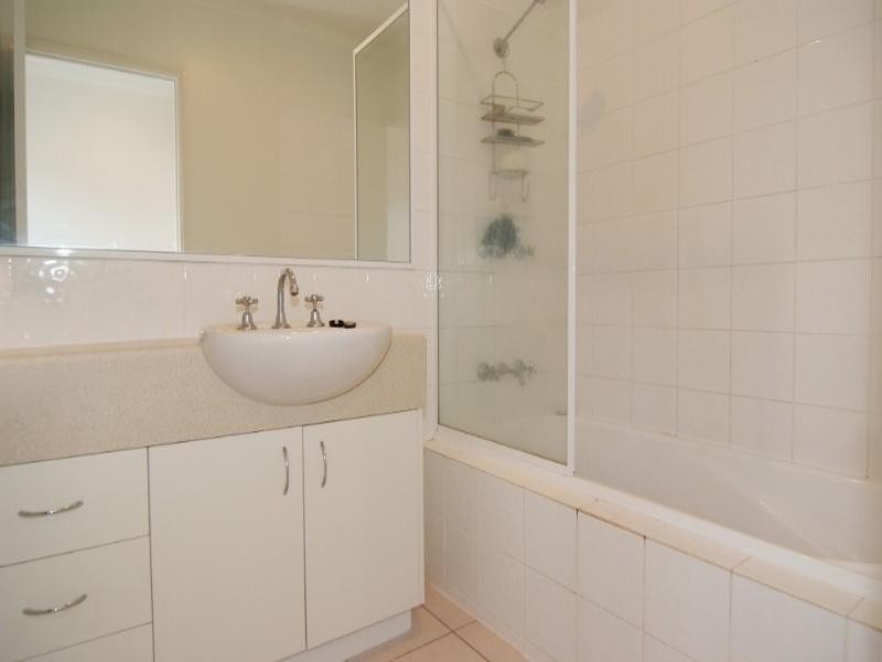 15/16 Beach Road, Cannonvale QLD 4802