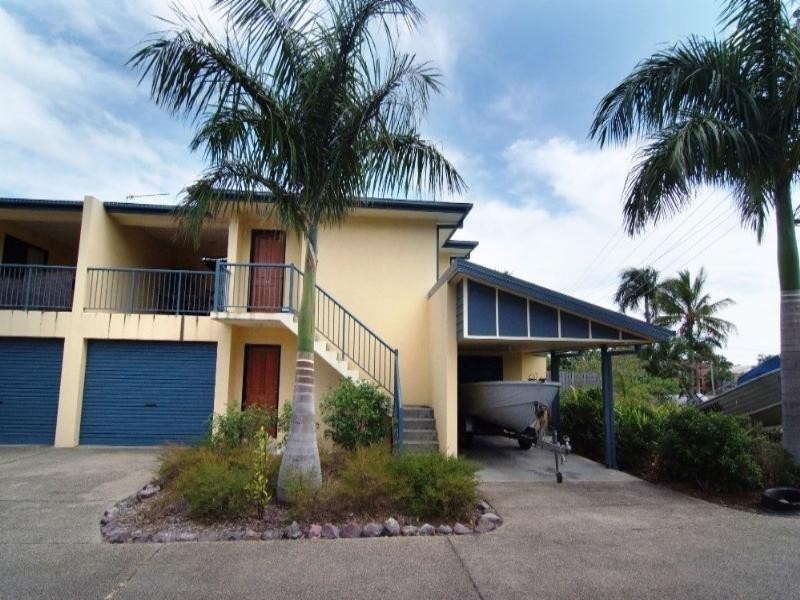 15/16 Beach Road, Cannonvale QLD 4802