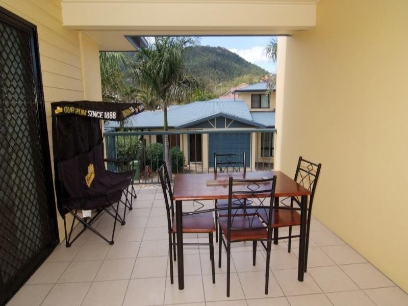 15/16 Beach Road, Cannonvale QLD 4802