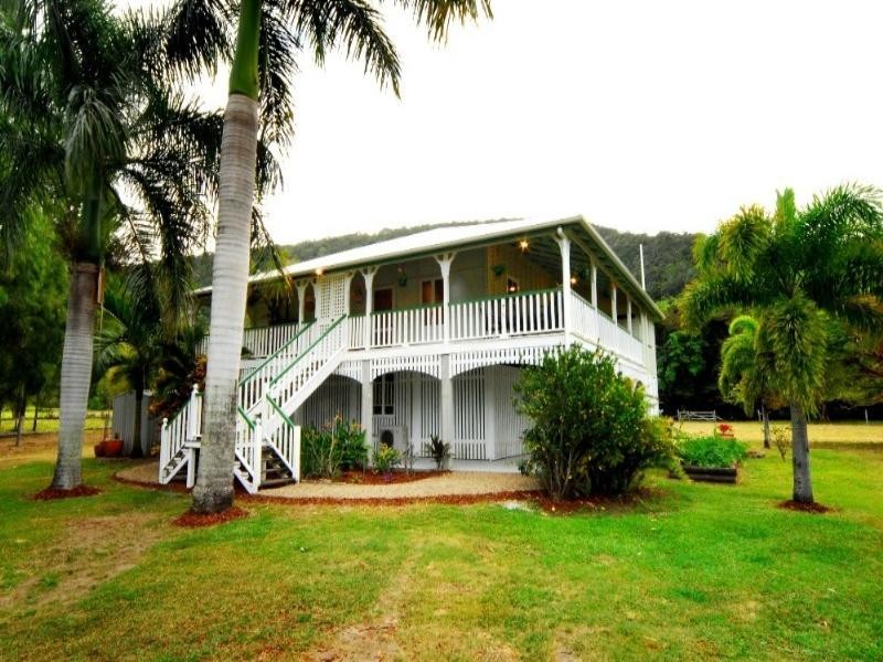 11 Jasinique Drive, Whitsundays QLD 4802