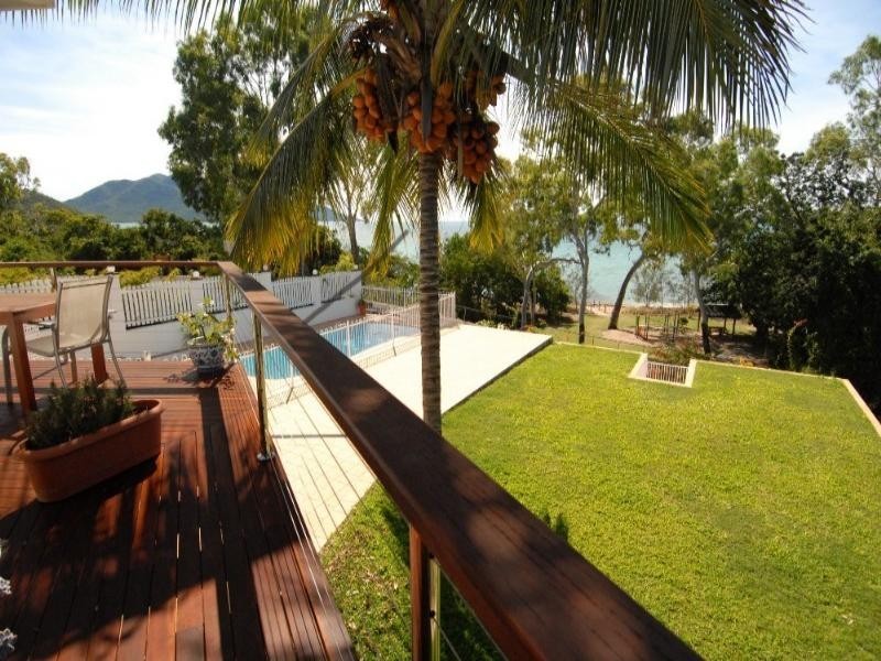 12 Gloucester Avenue, Hideaway Bay QLD 4800