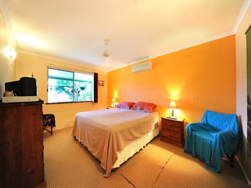 6 Grace Avenue, Cannonvale QLD 4802