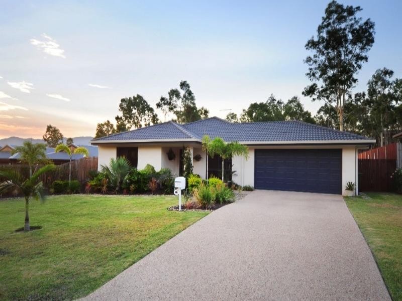 22 Links Drive, Cannonvale QLD 4802