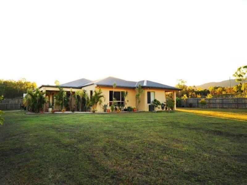 82 Galbraith Park Drive, Cannonvale QLD 4802