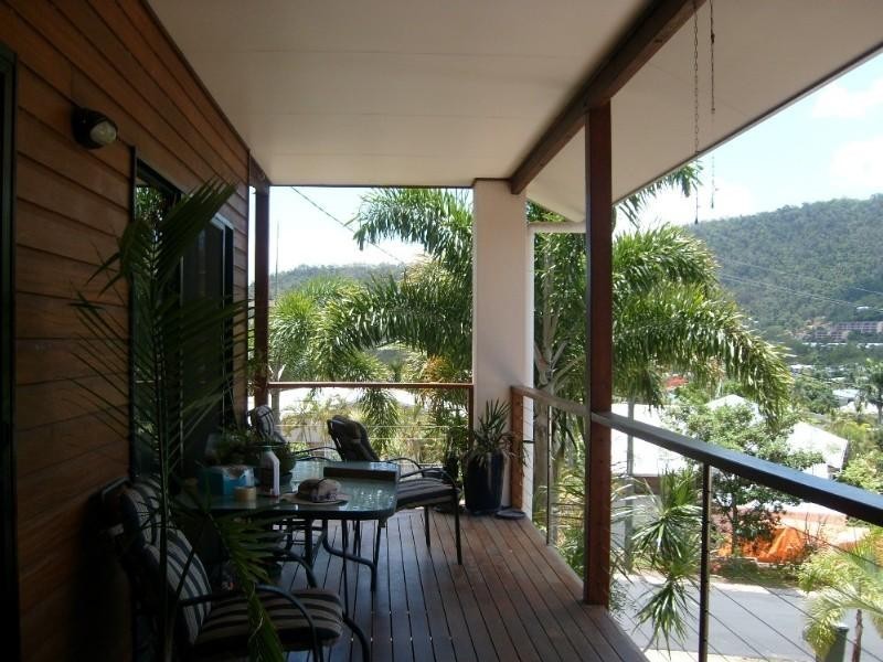 18 Stewart Drive, Cannonvale QLD 4802