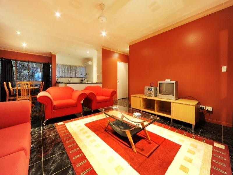 8/2 Eshelby Drive, Cannonvale QLD 4802