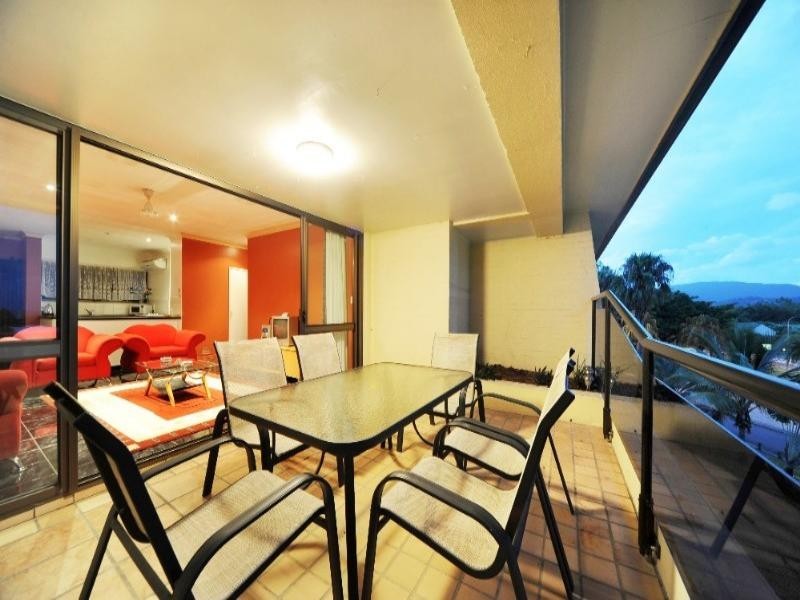 8/2 Eshelby Drive, Cannonvale QLD 4802