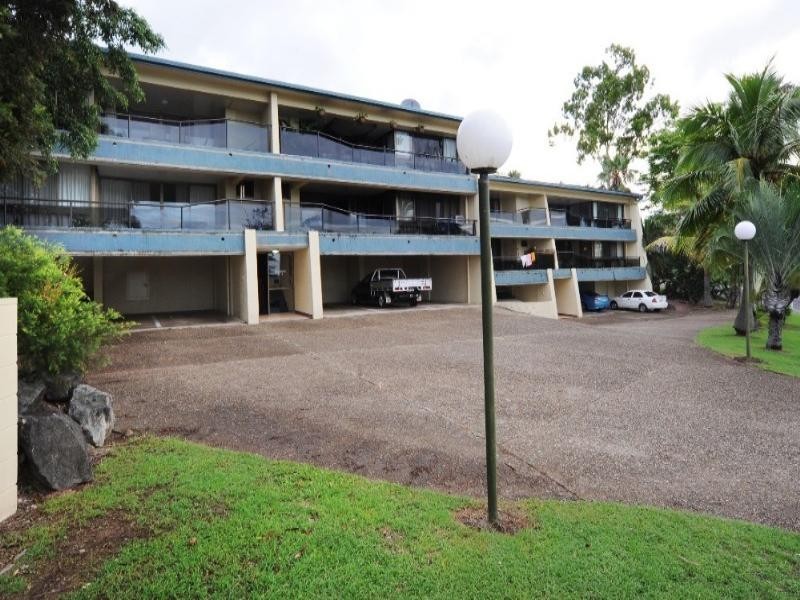 8/2 Eshelby Drive, Cannonvale QLD 4802