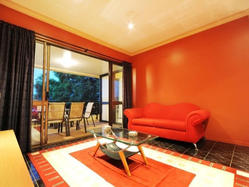 8/2 Eshelby Drive, Cannonvale QLD 4802