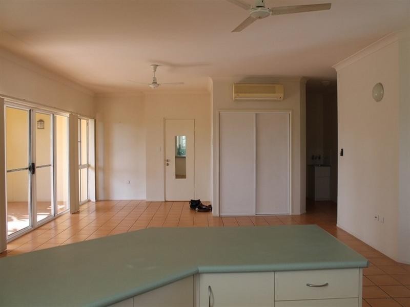 19/24 Island Drive, Cannonvale QLD 4802