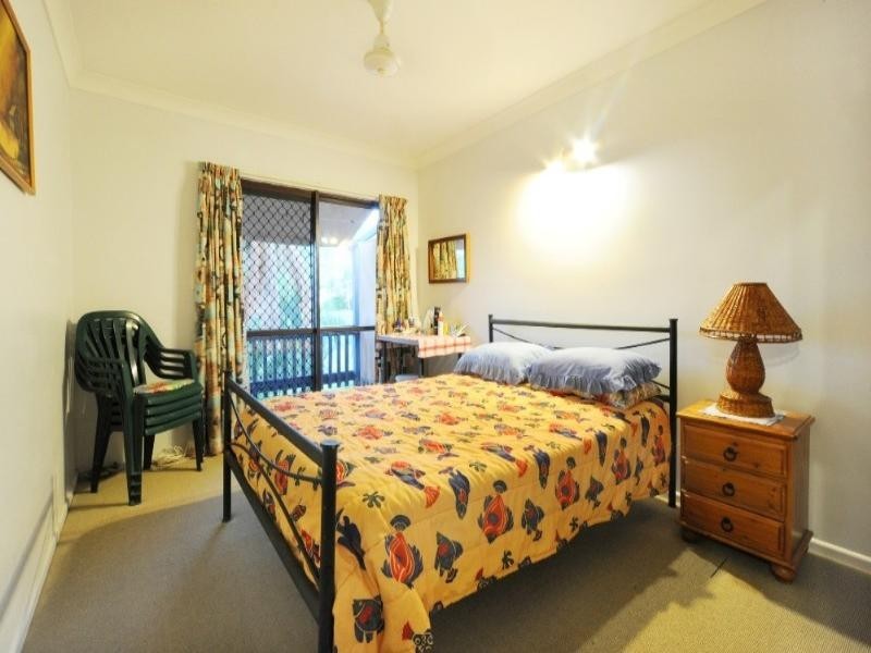 4/5 Pleasant Drive, Cannonvale QLD 4802