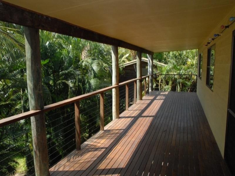 6 Country Road, Cannonvale QLD 4802