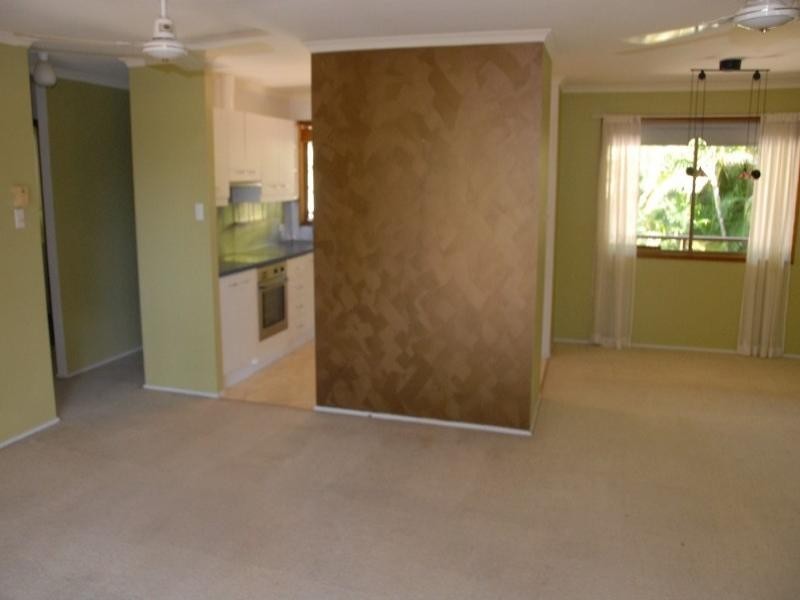 6 Country Road, Cannonvale QLD 4802