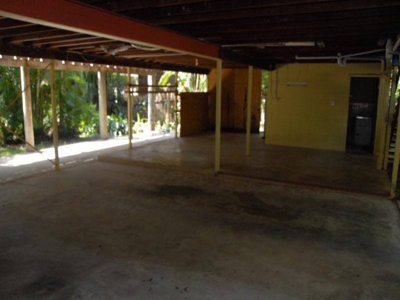 6 Country Road, Cannonvale QLD 4802