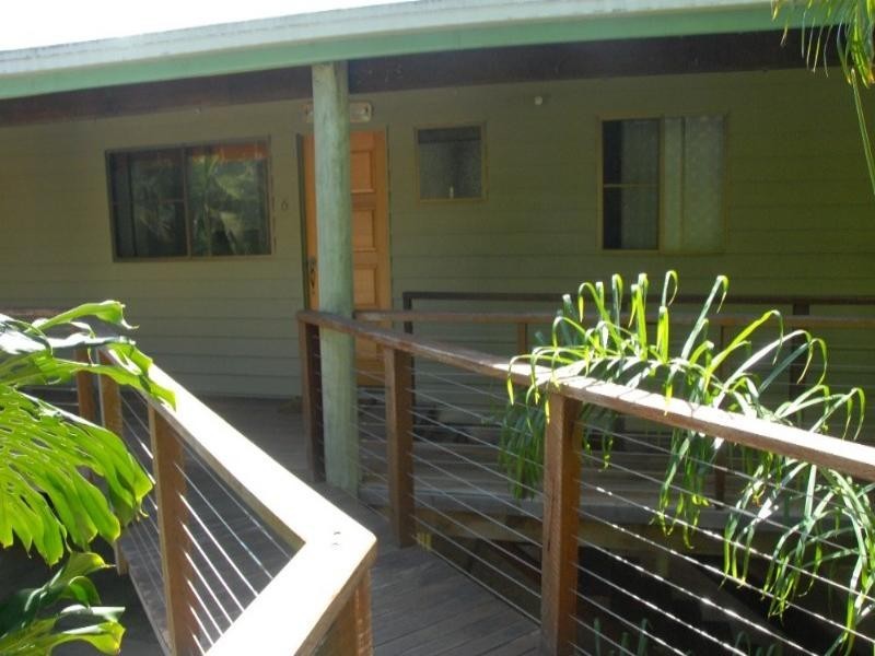 6 Country Road, Cannonvale QLD 4802