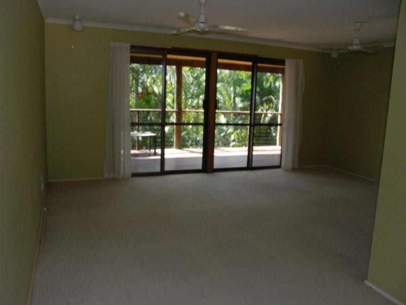 6 Country Road, Cannonvale QLD 4802