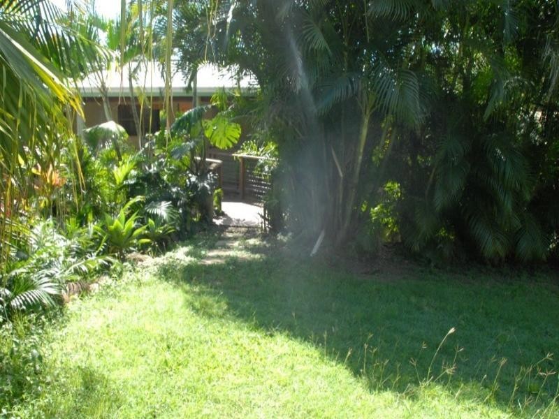 6 Country Road, Cannonvale QLD 4802