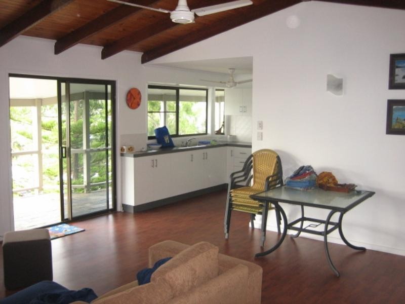 9 Stewart Drive, Cannonvale QLD 4802