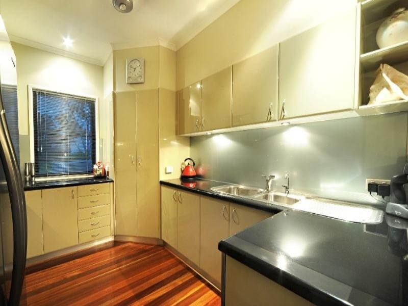 2/36 Coral Esplanade, Cannonvale QLD 4802