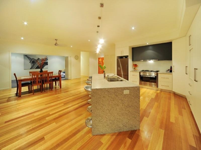 10 Johnquill Court, Cannonvale QLD 4802