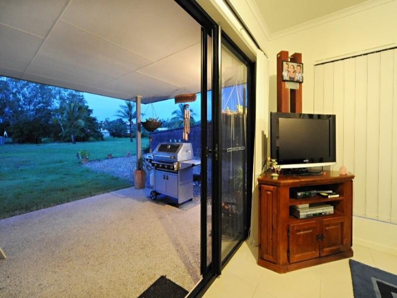 83 Abell Road, Cannonvale QLD 4802