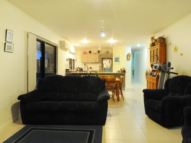 83 Abell Road, Cannonvale QLD 4802