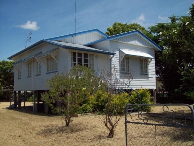 35 Belmore Street, Collinsville QLD 4804