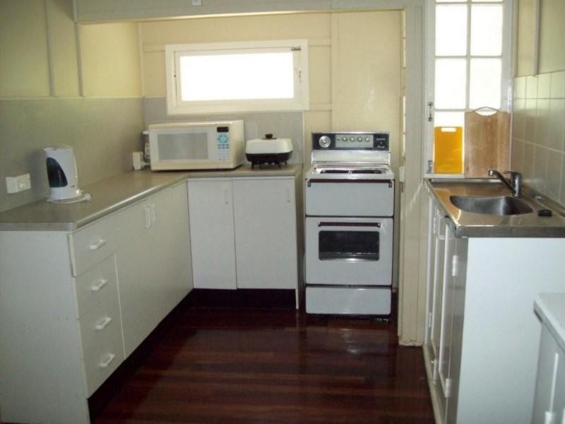 35 Belmore Street, Collinsville QLD 4804