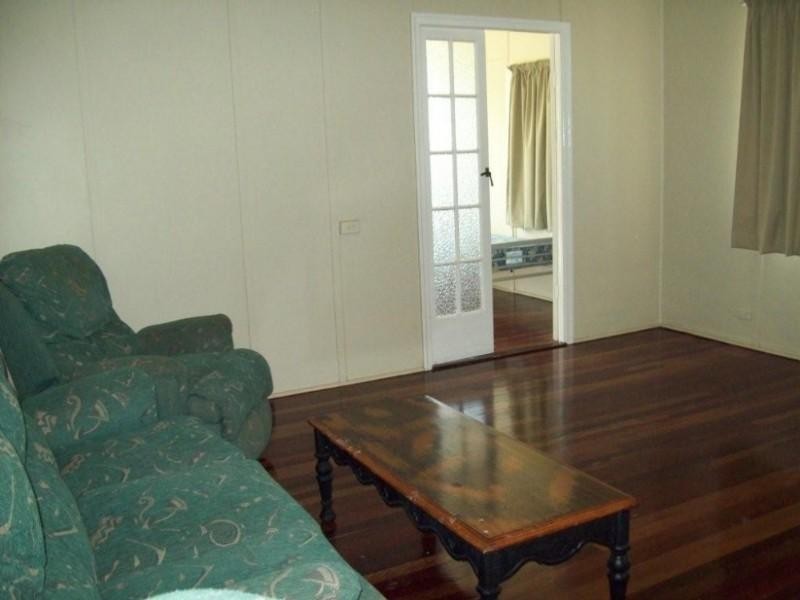 35 Belmore Street, Collinsville QLD 4804